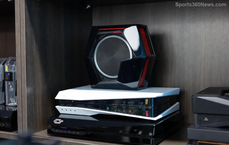 وحدة تحكم Xbox متصلة بالهاتف الذكي للألعاب المحمولة