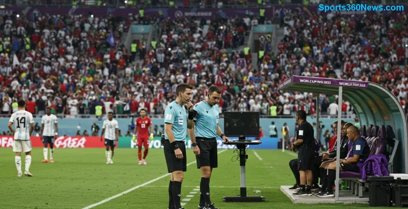 صورة لمعجبين في ملعب كأس العالم